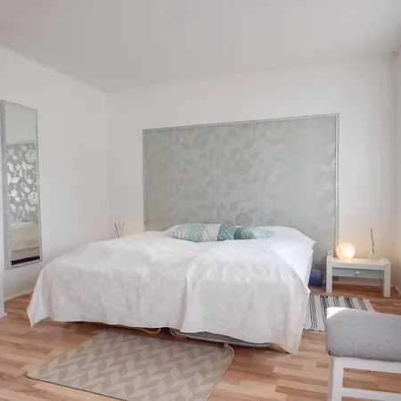 Hébergement de vacances 3 Bedroom Stunning In *